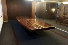 Nagyméretű egyedi art deco makasszár ében tárgyaló asztal