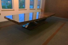 Nagyméretű egyedi art deco makasszár ében tárgyaló asztal