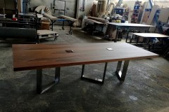 cubus_minimal_asztal_acel_üveg_lab_etkezoasztal_targyaloasztal_ebedloasztal_egyedi_asztal