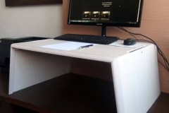 Egyedi emelhető PC + papírmunkához, fehér nyírfa (extra nagy) asztal