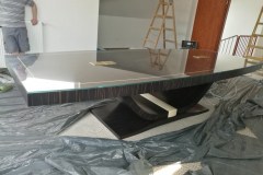 Ammara ében Alpi 10.42 egyedi Art deco tárgyalóasztal üveg lappal felnyíló elektromos csatlakozókkal webáruház