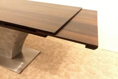 highland_asztal_targyaloasztal_etkezoasztal_nyithato_bovitheto_asztalok_fa_beton_acel_