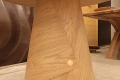 tölgy-kerek-kör-étkezőasztal-tárgyalóasztal-design-asztal- társalgóasztal