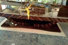 Nagyméretű egyedi art deco makasszár ében tárgyaló asztal