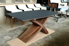 zeg étkezőasztal design  ebédlőasztal nyitható asztal ebédlőasztal fenix karcálló fa asztal