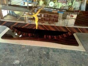 Nagyméretű egyedi art deco makasszár ében tárgyaló asztal